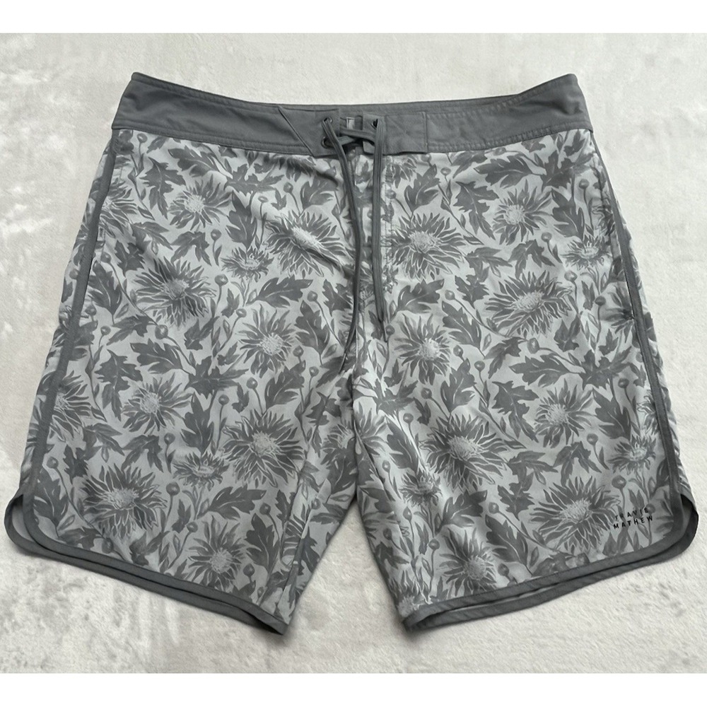 Travis Mathew Board Short Men 35 Gray Floral Stretch Drawstring 8 in Inseam